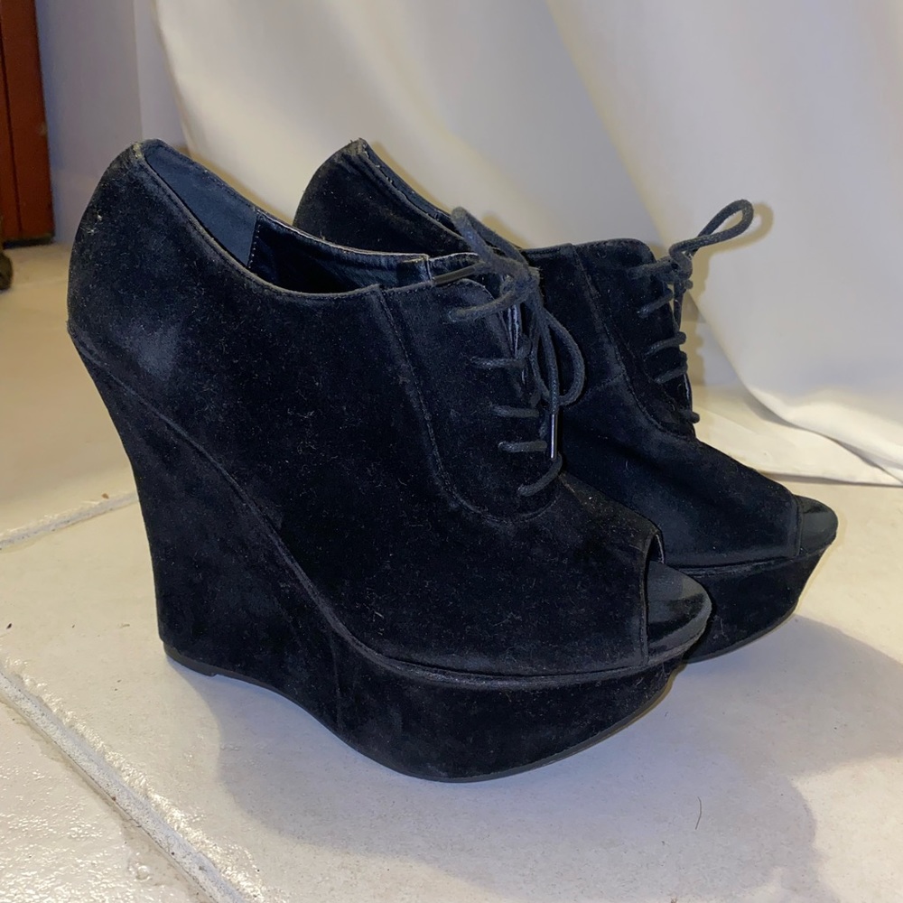 Traffic Velvet Faux Suede Lace Up Wedges - 6inches - size 7